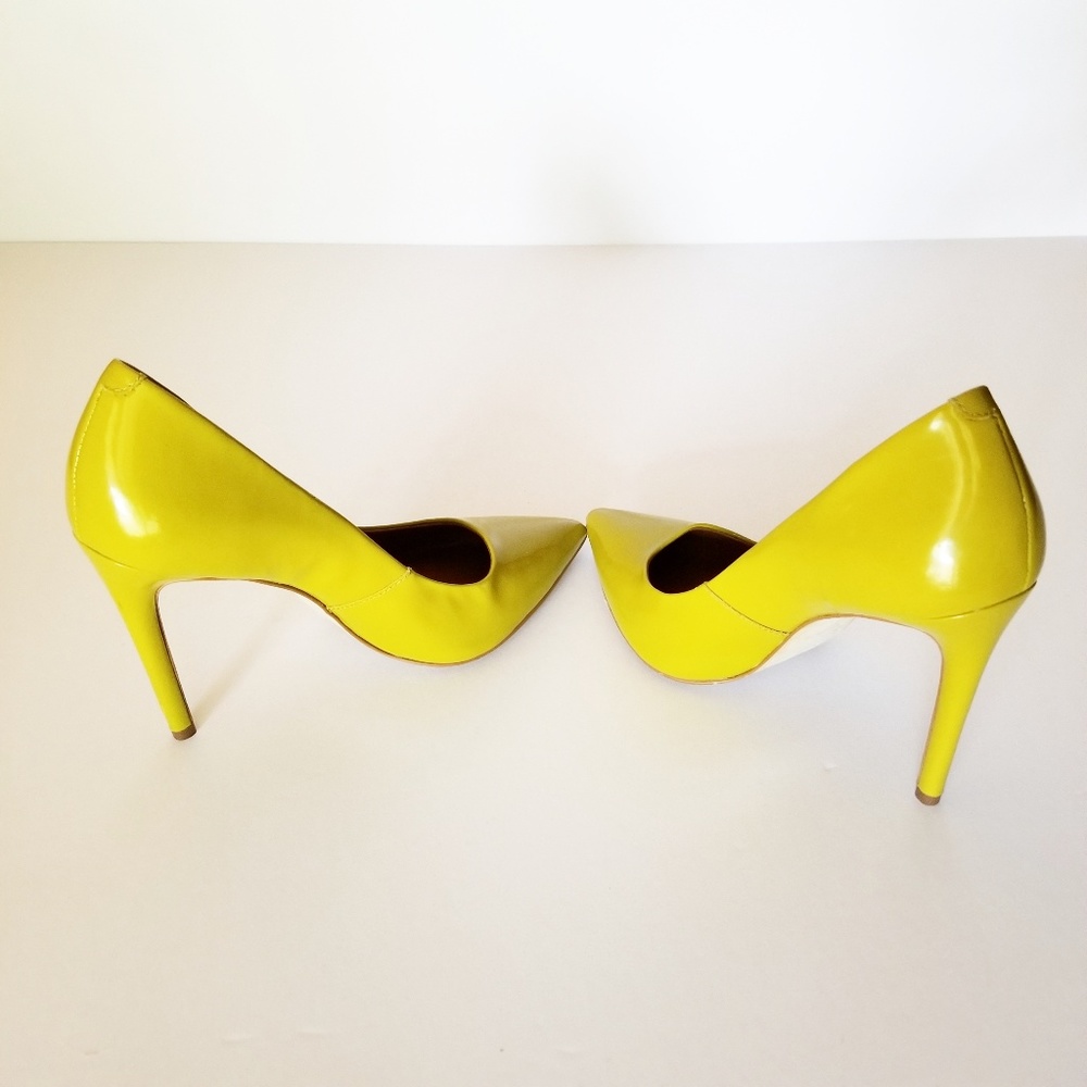 Steve Madden Proto Pumps